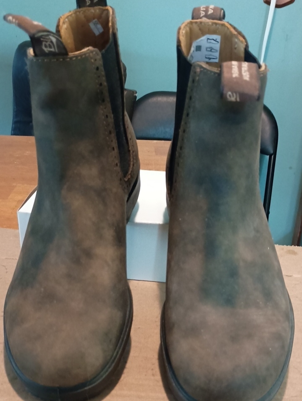 Blundstone Olive Green Chelsea Ankle Boots